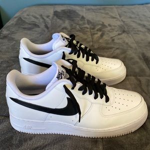 Forces with black laces and swoosh they fireeeeeee doe.